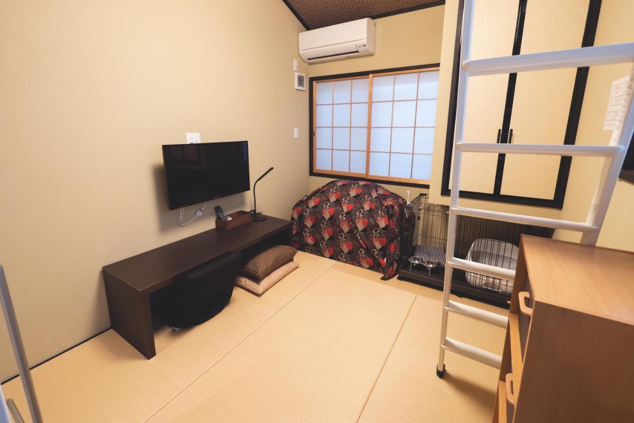 Little Karasuma Takatsuji *
